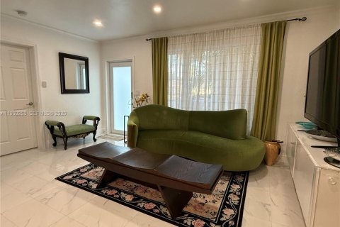 Villa ou maison à louer à El Portal, Floride: 3 chambres, 117.71 m2 № 2030170 - photo 14