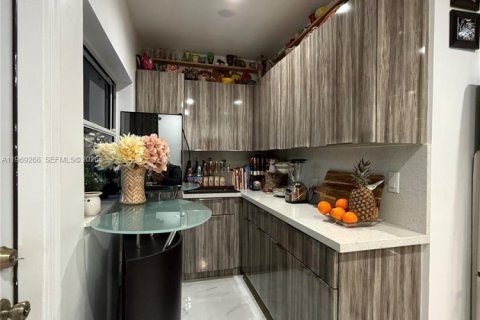 Villa ou maison à louer à El Portal, Floride: 3 chambres, 117.71 m2 № 2030170 - photo 9