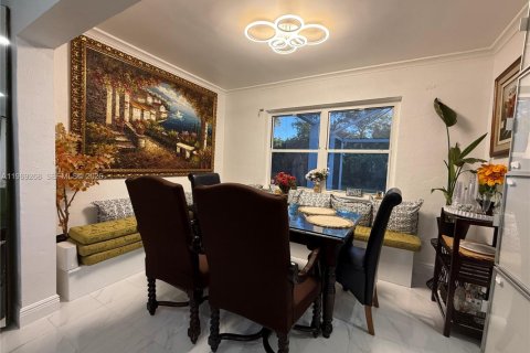 Villa ou maison à louer à El Portal, Floride: 3 chambres, 117.71 m2 № 2030170 - photo 12