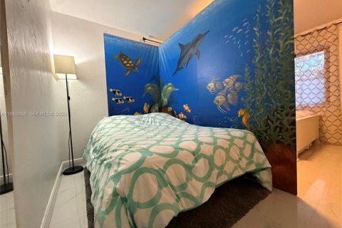 Villa ou maison à louer à El Portal, Floride: 3 chambres, 117.71 m2 № 2030170 - photo 4