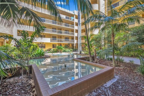 Condo in Lauderhill, Florida, 2 bedrooms  № 1946872 - photo 25