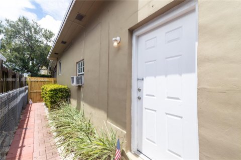 House in South Miami, Florida № 2030636 - photo 9