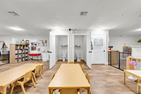 Villa ou maison à louer à Winter Park, Floride: 3 chambres, 366.96 m2 № 2424052 - photo 8