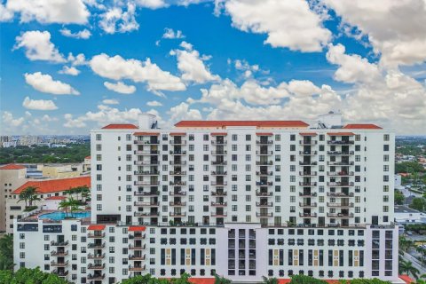Condo in Coral Gables, Florida, 2 bedrooms  № 1927744 - photo 2