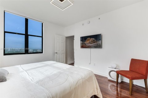 Condo in Coral Gables, Florida, 2 bedrooms  № 1927744 - photo 14