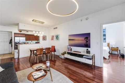 Condo in Coral Gables, Florida, 2 bedrooms  № 1927744 - photo 9