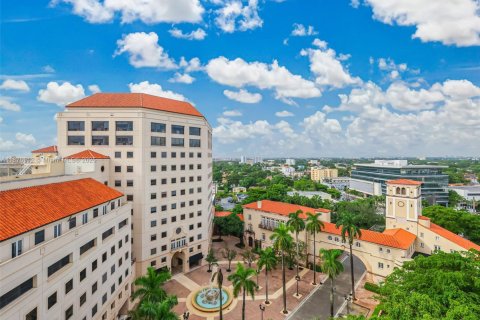 Condo in Coral Gables, Florida, 2 bedrooms  № 1927744 - photo 28