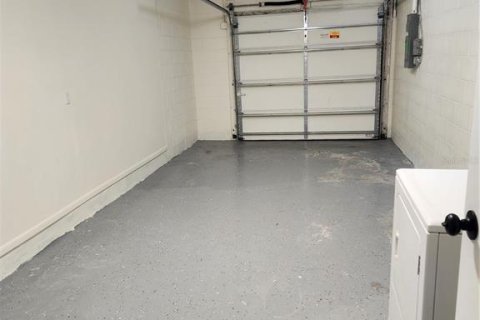 House in Largo, Florida 3 bedrooms, 102.94 sq.m. № 2226888 - photo 11