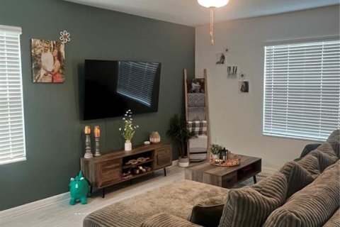 Casa en venta en Land O' Lakes, Florida, 4 dormitorios, 173.73 m2 № 1807262 - foto 3