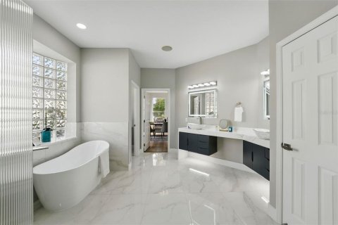 House in Windermere, Florida 4 bedrooms, 297.84 sq.m. № 1649578 - photo 29