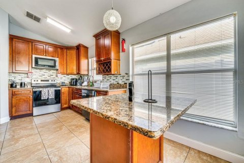 Casa en alquiler en Kissimmee, Florida, 3 dormitorios, 142.7 m2 № 1904927 - foto 5