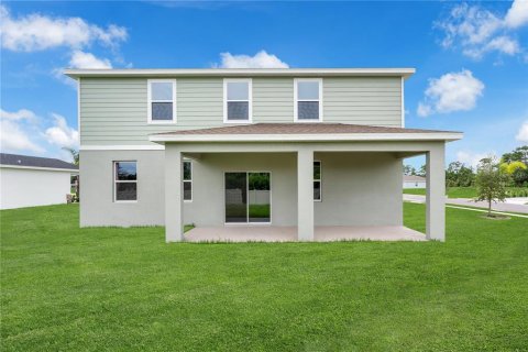 House in Sorrento, Florida 5 bedrooms, 265.33 sq.m. № 2109866 - photo 22