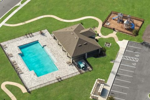 House in Sorrento, Florida 5 bedrooms, 265.33 sq.m. № 2109866 - photo 24