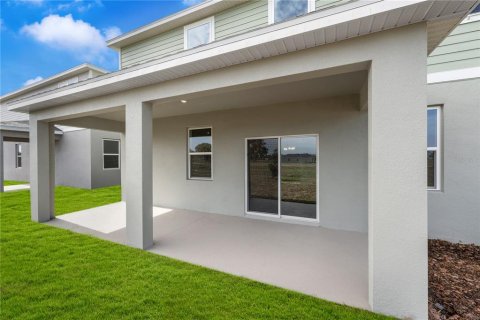 House in Sorrento, Florida 5 bedrooms, 265.33 sq.m. № 2109866 - photo 21
