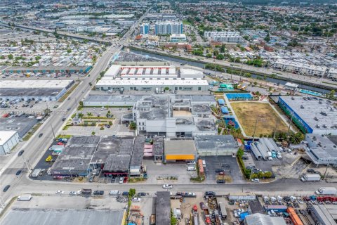 Commercial property in Medley, Florida № 2020953 - photo 3