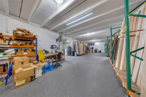 Commercial property in Medley, Florida № 2020953 - photo 28