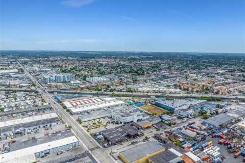 Commercial property in Medley, Florida № 2020953 - photo 16