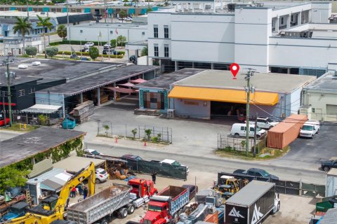 Commercial property in Medley, Florida № 2020953 - photo 18