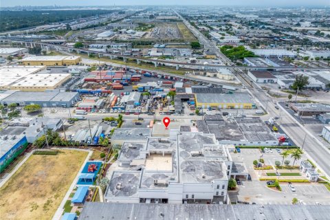 Commercial property in Medley, Florida № 2020953 - photo 10