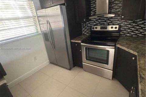 Copropriété à louer à Miami, Floride: 2 chambres, 86.96 m2 № 2086291 - photo 6