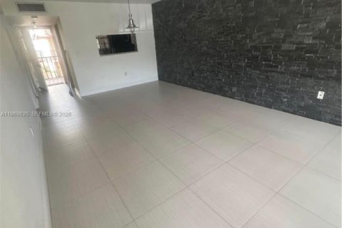 Copropriété à louer à Miami, Floride: 2 chambres, 86.96 m2 № 2086291 - photo 3