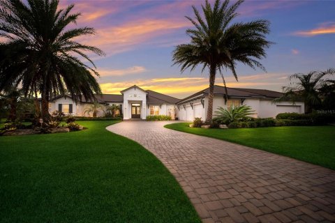 Casa en venta en Bradenton, Florida, 5 dormitorios, 549.24 m2 № 2237468 - foto 2