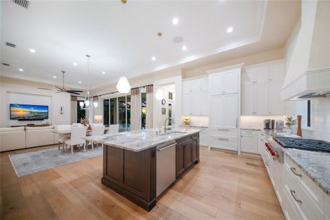 Casa en venta en Bradenton, Florida, 5 dormitorios, 549.24 m2 № 2237468 - foto 12