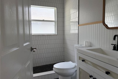 Купить виллу или дом в Гроувленд, Флорида 8 комнат, 169.27м2, № 2388752 - фото 15