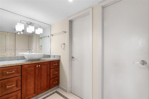 Condo in Aventura, Florida, 1 bedroom  № 2042127 - photo 10