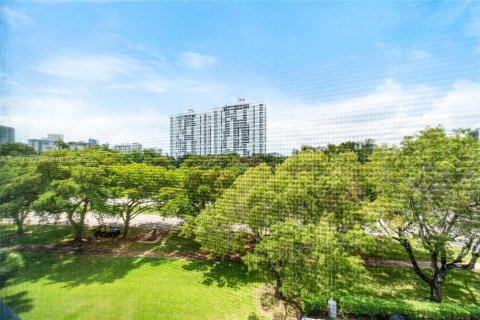 Condo in Aventura, Florida, 1 bedroom  № 2042127 - photo 21