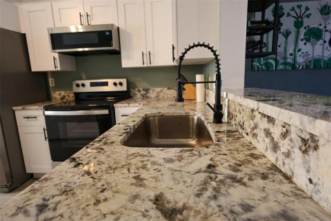 Condo in Clearwater, Florida, 2 bedrooms  № 1598214 - photo 8