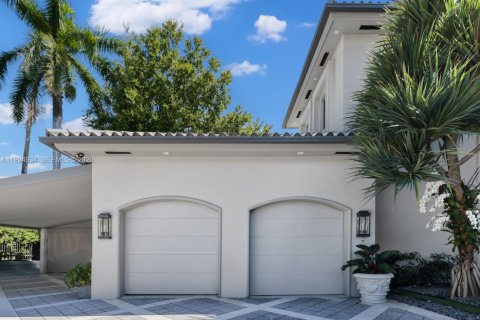 House in Miami Beach, Florida 6 bedrooms, 577.02 sq.m. № 2243922 - photo 30