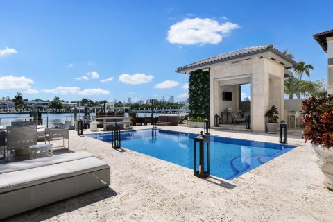 House in Miami Beach, Florida 6 bedrooms, 577.02 sq.m. № 2243922 - photo 6