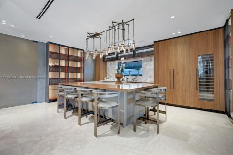 House in Miami Beach, Florida 6 bedrooms, 577.02 sq.m. № 2243922 - photo 13