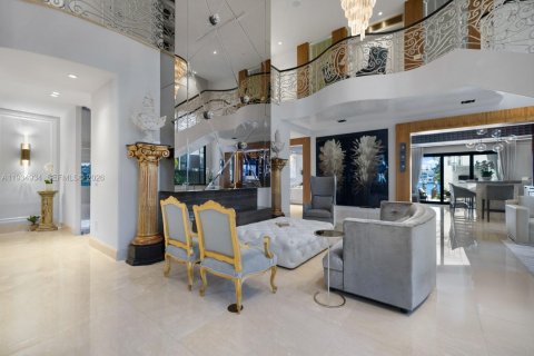 House in Miami Beach, Florida 6 bedrooms, 577.02 sq.m. № 2243922 - photo 9