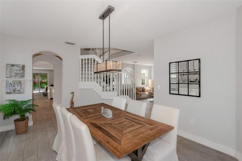 House in Miami, Florida 5 bedrooms № 2027160 - photo 12