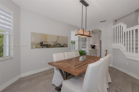 House in Miami, Florida 5 bedrooms № 2027160 - photo 11