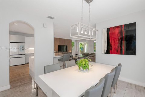 House in Miami, Florida 5 bedrooms № 2027160 - photo 18