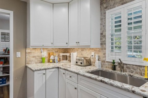 Villa ou maison à vendre à Fruitland Park, Floride: 4 chambres, 171.68 m2 № 2410676 - photo 13