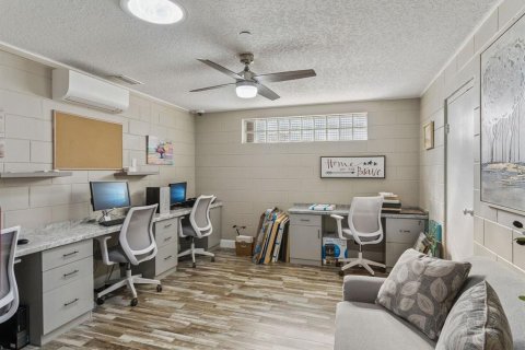 Villa ou maison à vendre à Fruitland Park, Floride: 4 chambres, 171.68 m2 № 2410676 - photo 23