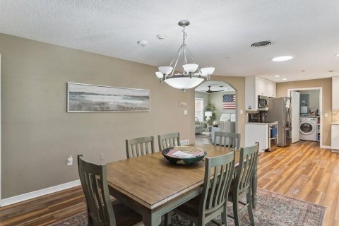 Villa ou maison à vendre à Fruitland Park, Floride: 4 chambres, 171.68 m2 № 2410676 - photo 7