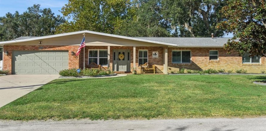 Villa ou maison à Fruitland Park, Floride 4 chambres, 171.68 m2 № 2410676