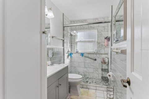 Villa ou maison à vendre à Fruitland Park, Floride: 4 chambres, 171.68 m2 № 2410676 - photo 19