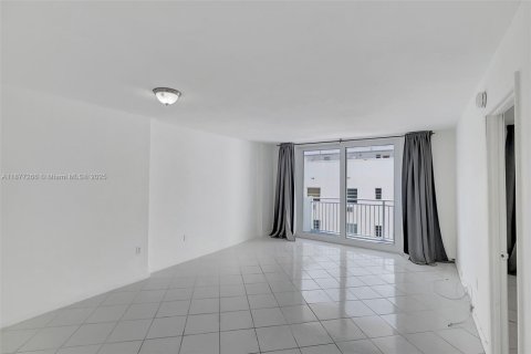 Купить кондоминиум в Майами-Бич, Флорида 1 спальня, 60.94м2, № 1924159 - фото 10