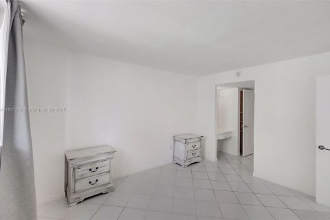 Купить кондоминиум в Майами-Бич, Флорида 1 спальня, 60.94м2, № 1924159 - фото 15