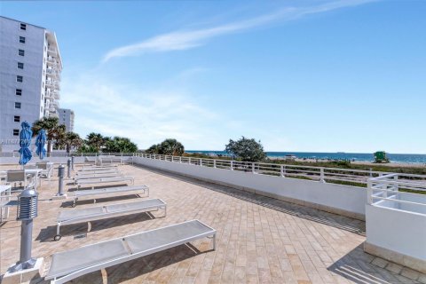 Купить кондоминиум в Майами-Бич, Флорида 1 спальня, 60.94м2, № 1924159 - фото 24