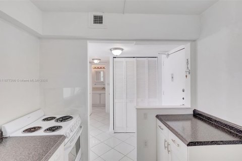 Купить кондоминиум в Майами-Бич, Флорида 1 спальня, 60.94м2, № 1924159 - фото 9