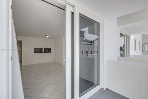 Купить кондоминиум в Майами-Бич, Флорида 1 спальня, 60.94м2, № 1924159 - фото 22