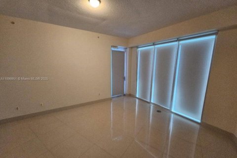 Copropriété à vendre à Miami, Floride: 2 chambres, 130.34 m2 № 1970054 - photo 17