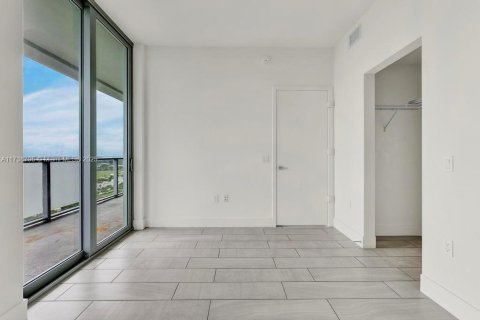 Condo in Sunrise, Florida, 2 bedrooms № 1957392 - photo 22